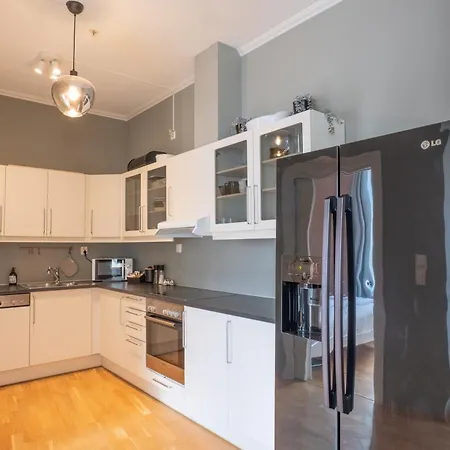 Leilighet Roomsly - Prime Location And Modern Comfort