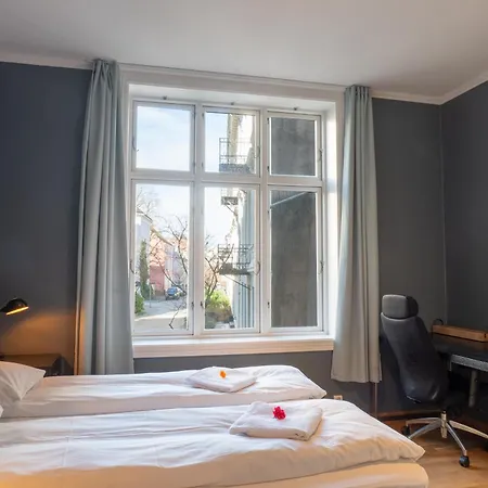 Roomsly - Prime Location And Modern Comfort Leilighet *