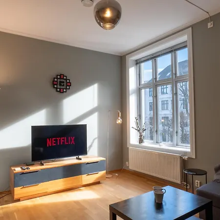 Roomsly - Prime Location And Modern Comfort * 베르겐
