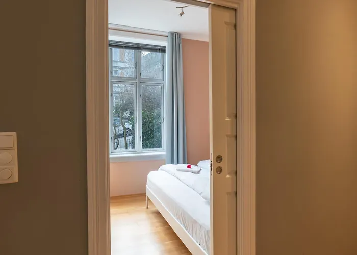 Roomsly - Prime Location And Modern Comfort Apartman Bergen