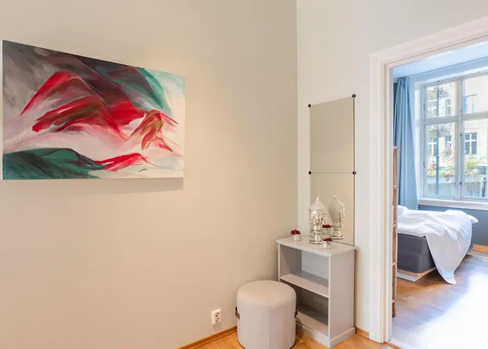 Apartman Roomsly - Prime Location And Modern Comfort *