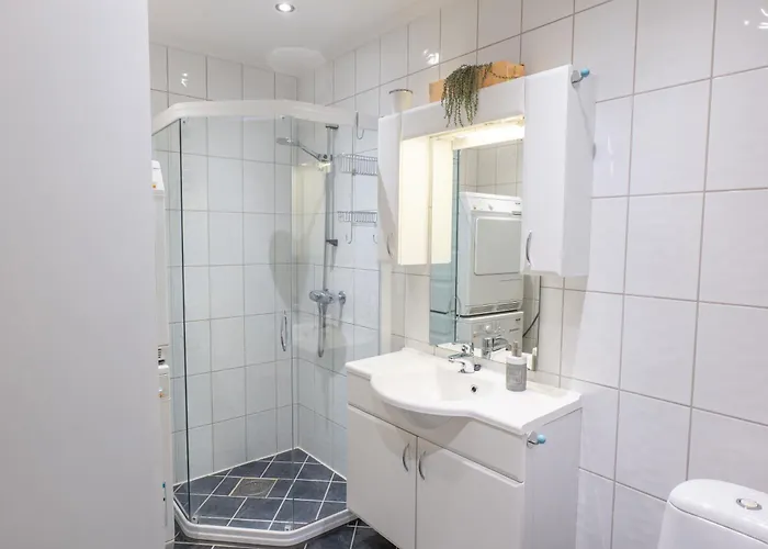 דירה Roomsly - Prime Location And Modern Comfort *